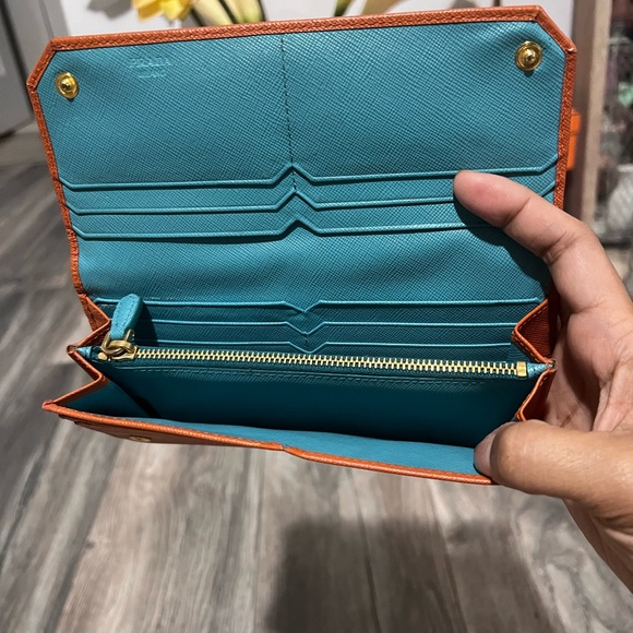 Authentic Prada wallet - Picture 8 of 9